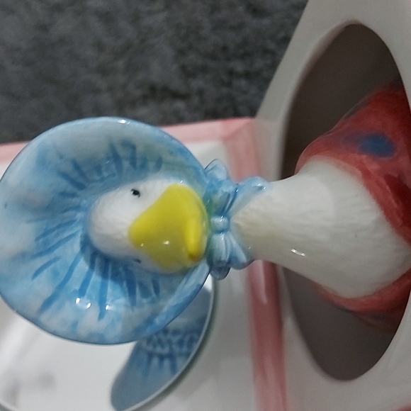 Beatrix Potter Musical Collectible - Jemima Puddle Duck 1992 - Picture 8 of 9